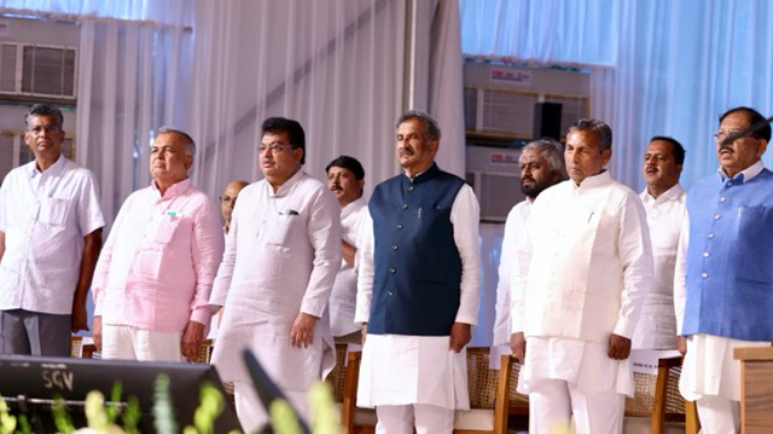 ಕಾಂಗ್ರೆಸ್‌ನಲ್ಲಿ ಖಾತೆ ಹಂಚಿಕೆ ಕಗ್ಗಂಟು.. ಸಿಎಂ ಶಿವಕ...