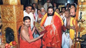 ಕೊಲ್ಲೂರು ಮೂಕಾಂಬಿಕಾ ದೇಗುಲಕ್ಕೆ ಮುಖೇಶ್ ಅಂಬಾನಿ ಪುತ್ರ ಅನಂತ್ ಭೇಟಿ