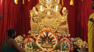 ಪುರಿ-ರವೆ ಉಂಡೆಯ ಸಿಹಿ ಸಡಗರ: ಸಂಕಷ್ಟಹರ ಚತುರ್ಥಿಯ ಭವ್ಯ ಅಲಂಕಾರ!