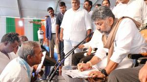 ರೈತರಿಗೆ ಹೆಣ್ಣು ಕೊಡಿಸಿ ಸಾರ್.. ಪ್ರಜಸೇವೆ ಕಾರ್ಯಕ್ರಮದಲ್ಲಿ ಸಿಎಂ ಬಳಿ ಮನವಿ ಮಾಡಿದ ರೈತ 